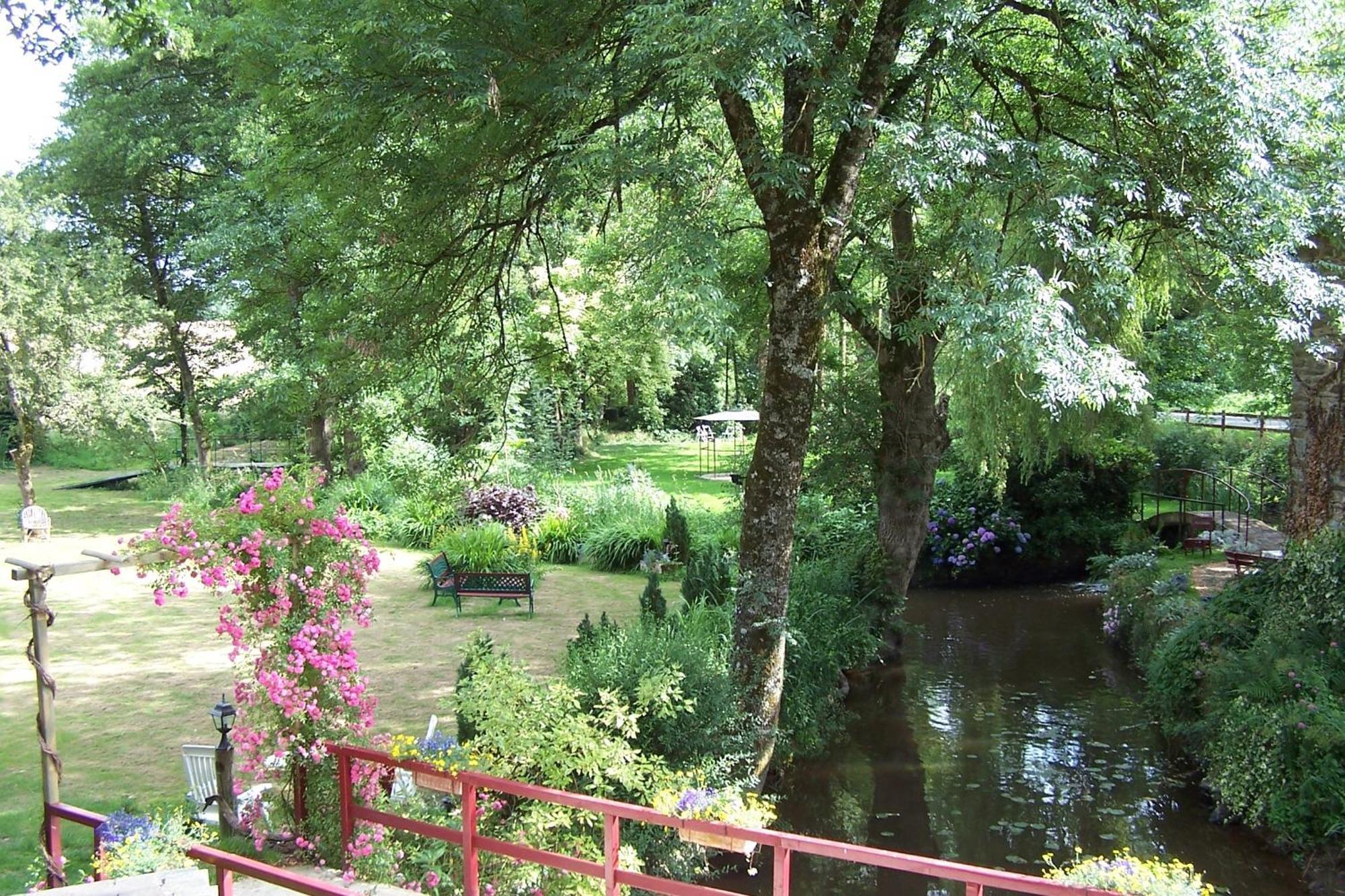 Le Moulin Du Bignon Bed and Breakfast Lassy Exterior foto